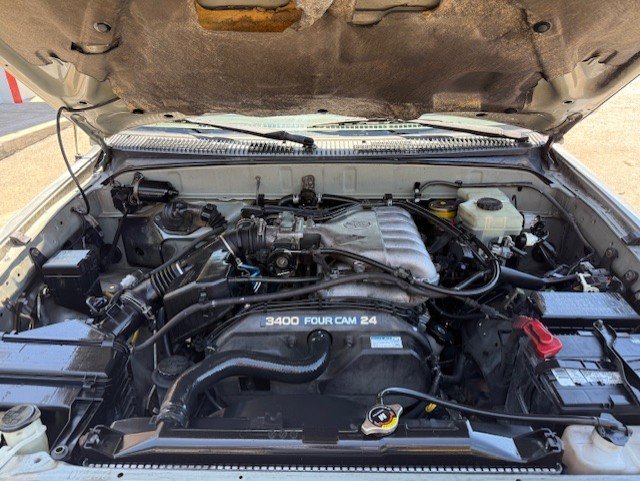 2001 Toyota 4Runner SR5 photo 9