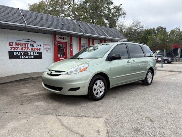 2008 Toyota Sienna LE's photo