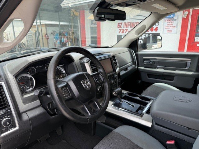2013 Ram 1500 SLT photo 8