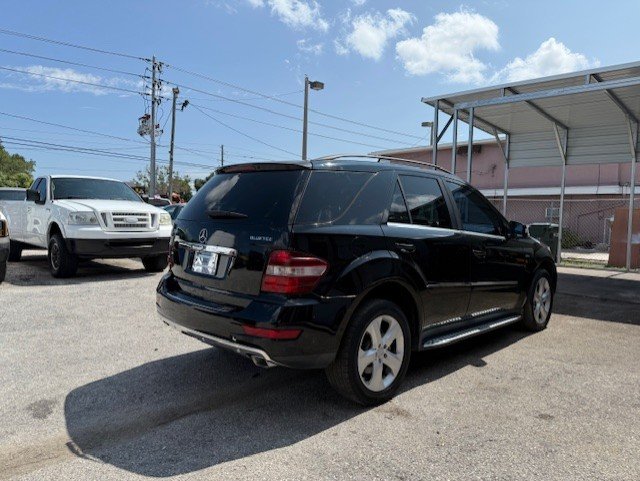 2011 Mercedes Benz ML BlueTEC 4MATIC photo 5