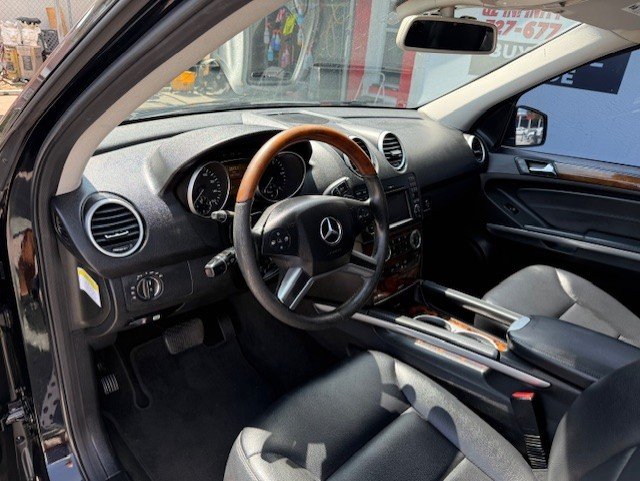 2011 Mercedes Benz ML BlueTEC 4MATIC photo 11