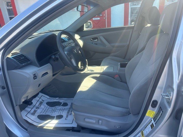 2011 Toyota Camry LE photo 10