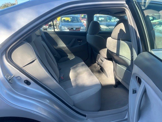 2011 Toyota Camry LE photo 13