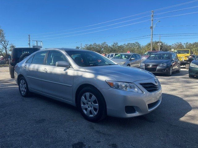 2011 Toyota Camry LE photo 4