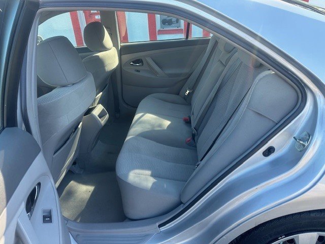 2011 Toyota Camry LE photo 14