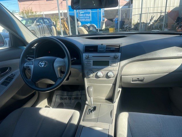 2011 Toyota Camry LE photo 2