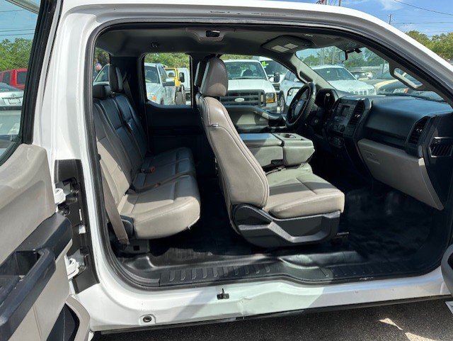 2017 Ford F-150 photo 14