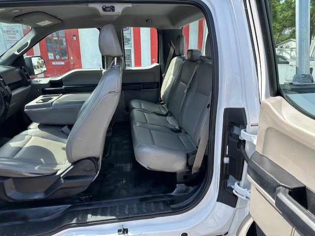 2017 Ford F-150 photo 13