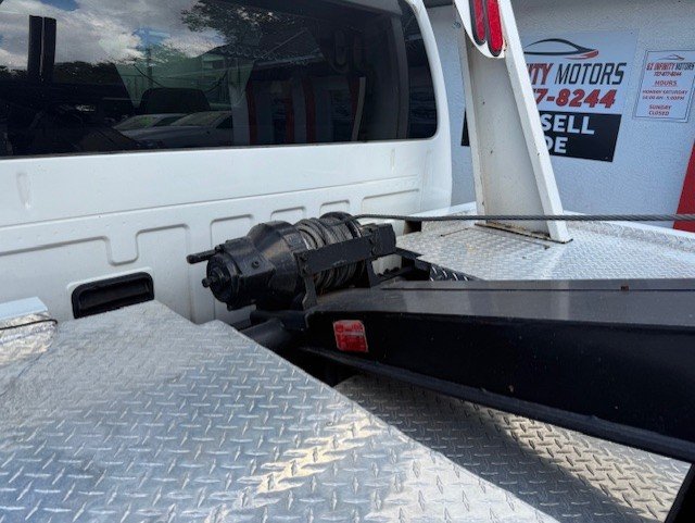 2008 Ford F-550 - Photo 13