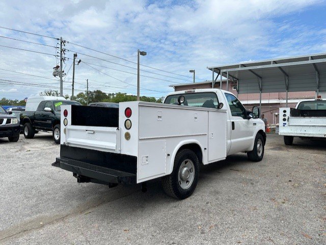 2006 Ford F-350 XL photo 4
