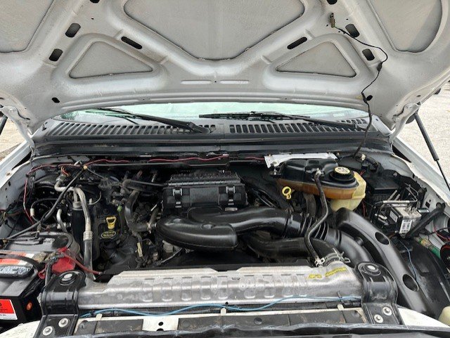 2006 Ford F-350 XL photo 8