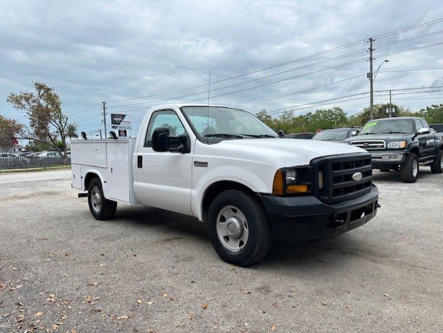 2006 Ford F-350 XL photo 3