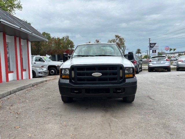 2006 Ford F-350 XL photo 2